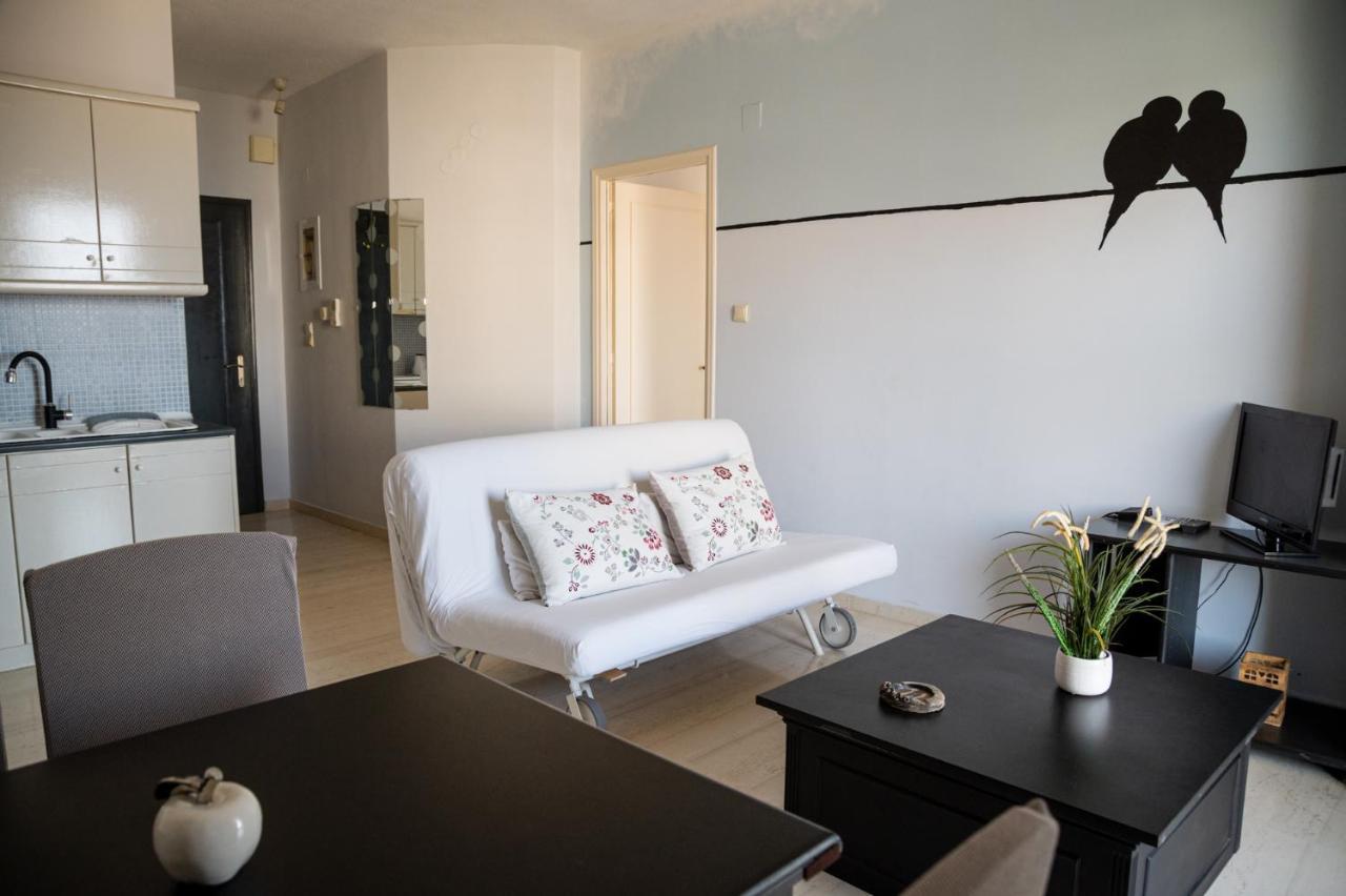 Eftihia Apartments By The Sea Rethymno Exteriör bild
