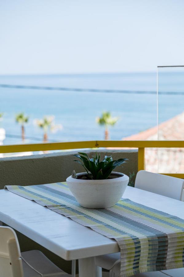 Eftihia Apartments By The Sea Rethymno Exteriör bild