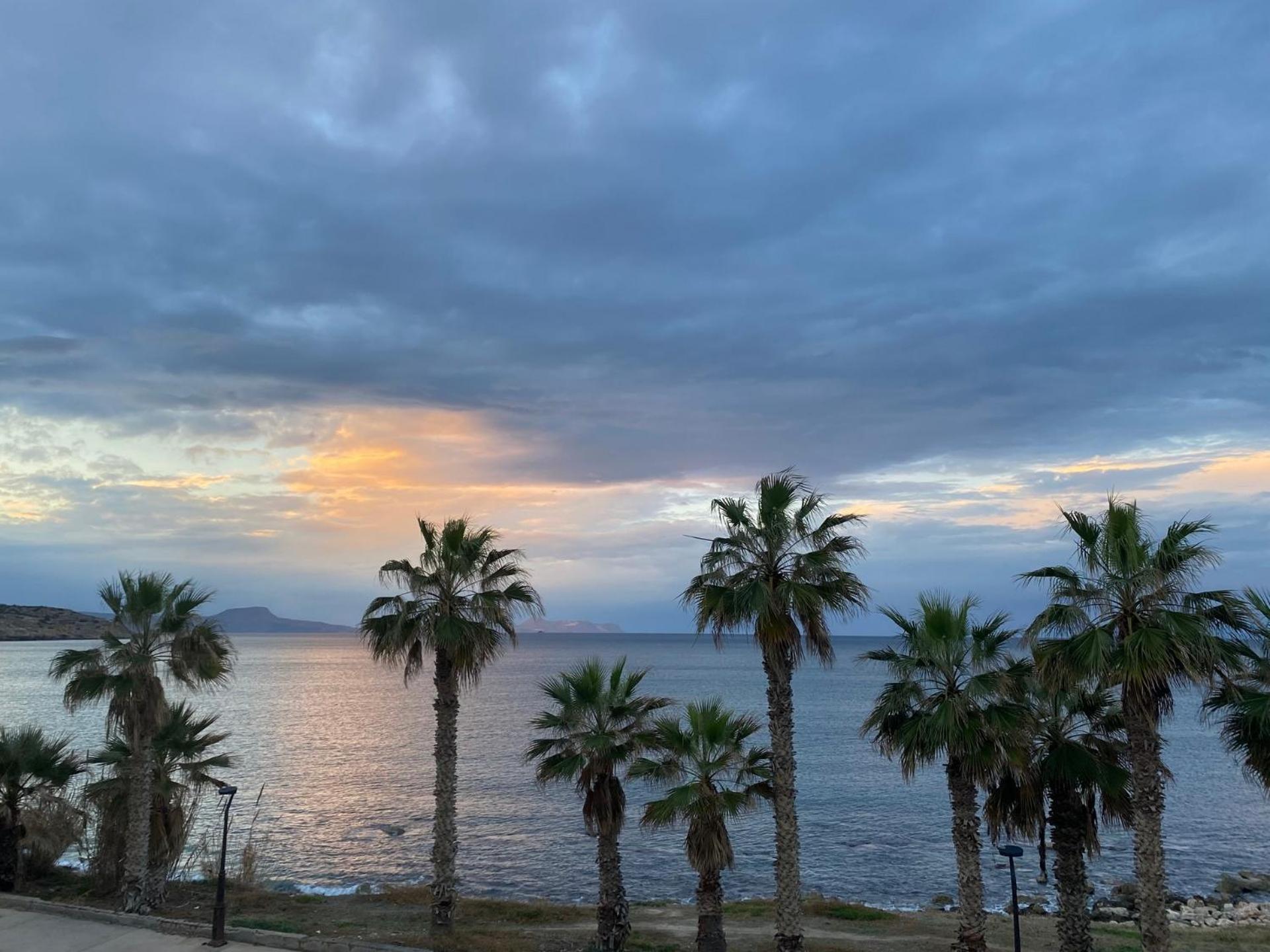 Eftihia Apartments By The Sea Rethymno Exteriör bild